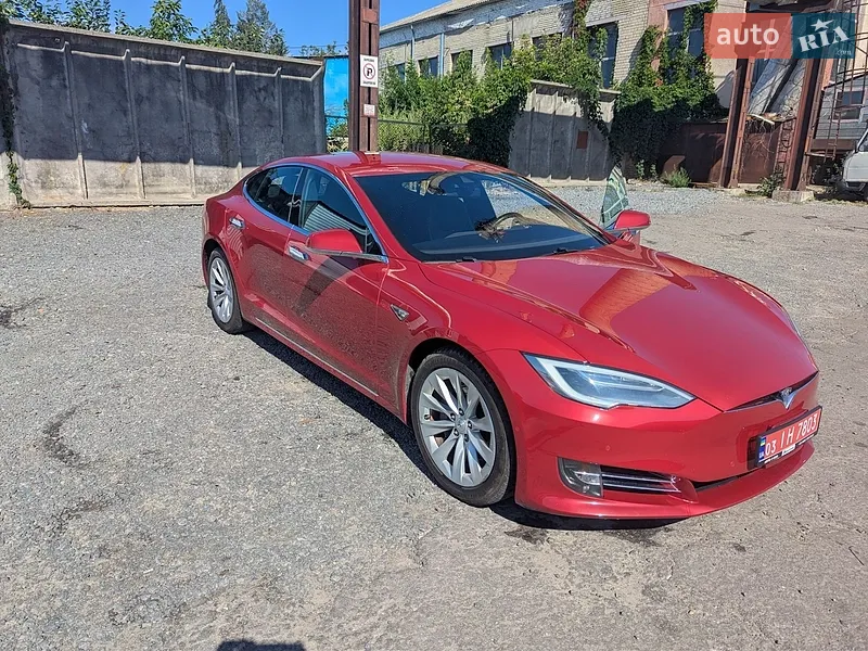 Tesla Model S 2016
