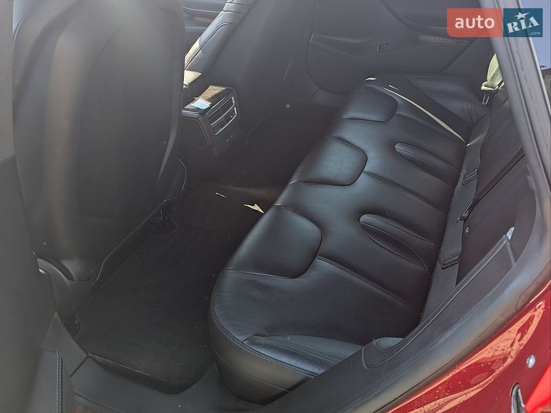 Ліфтбек Tesla Model S 2016 в Вінниці