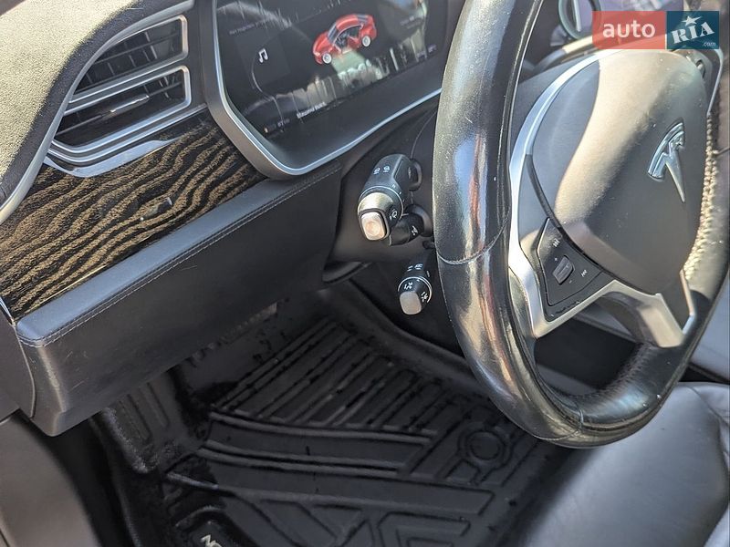 Ліфтбек Tesla Model S 2016 в Вінниці
