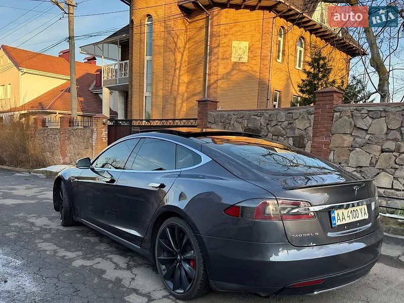 Ліфтбек Tesla Model S 2014 в Києві фото 4 Ліфтбек Tesla Model S 2014 в Києві