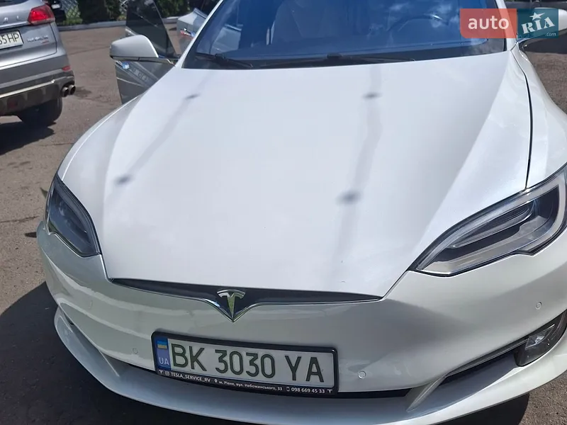 Tesla Model S 2020