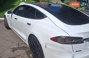 Лифтбек Tesla Model S 2020 в Ровно