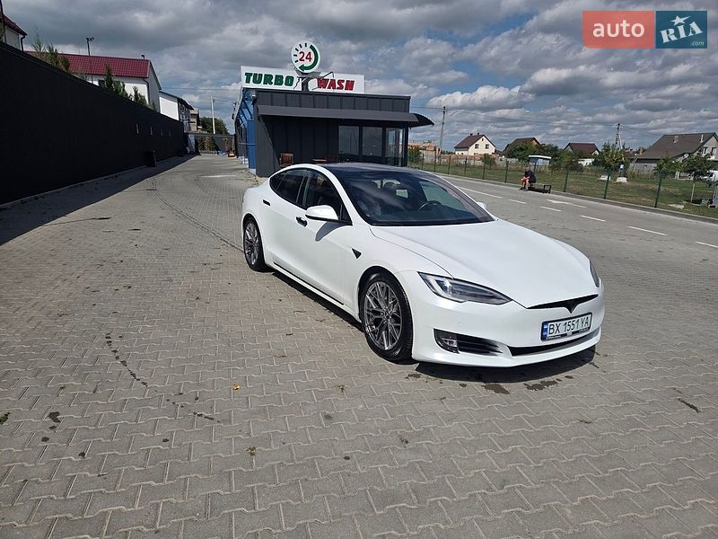 Лифтбек Tesla Model S 2020 в Каменец-Подольском