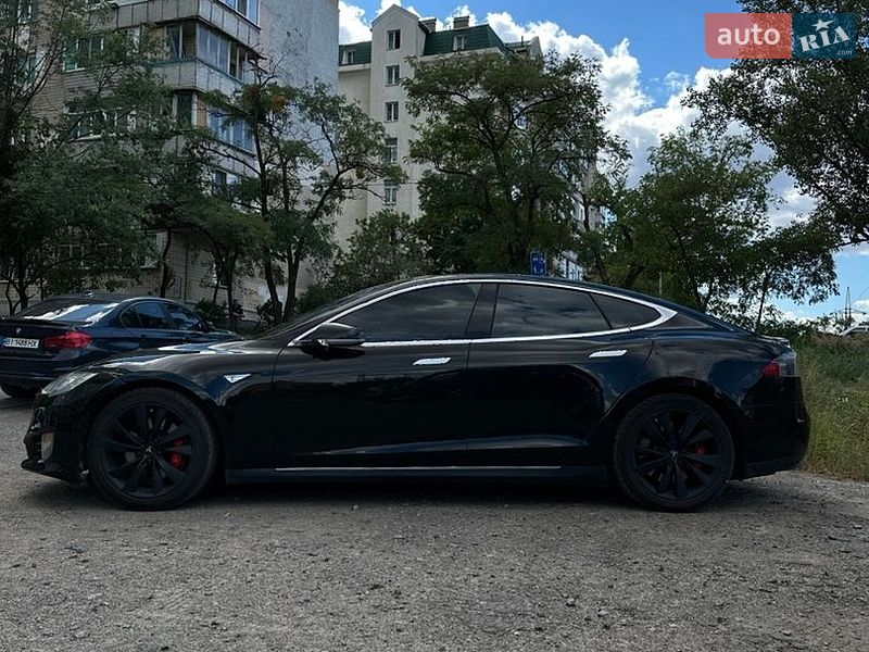 Ліфтбек Tesla Model S 2014 в Києві