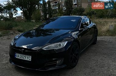 Ліфтбек Tesla Model S 2014 в Києві