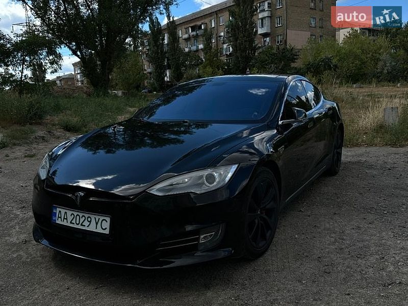 Ліфтбек Tesla Model S 2014 в Києві