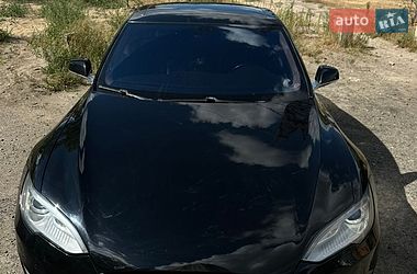 Ліфтбек Tesla Model S 2014 в Києві