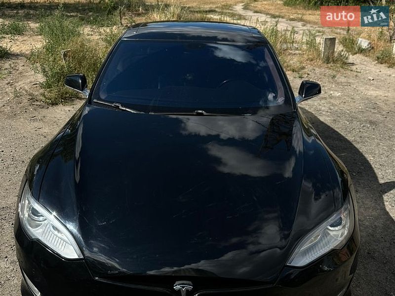 Ліфтбек Tesla Model S 2014 в Києві
