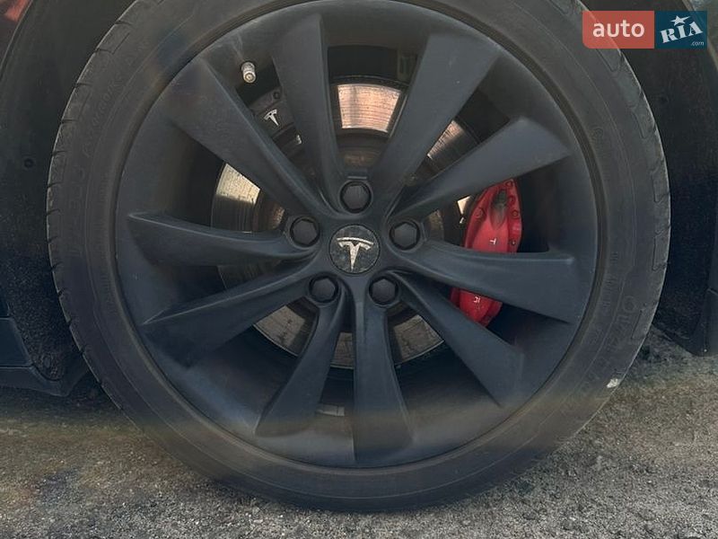 Ліфтбек Tesla Model S 2014 в Києві