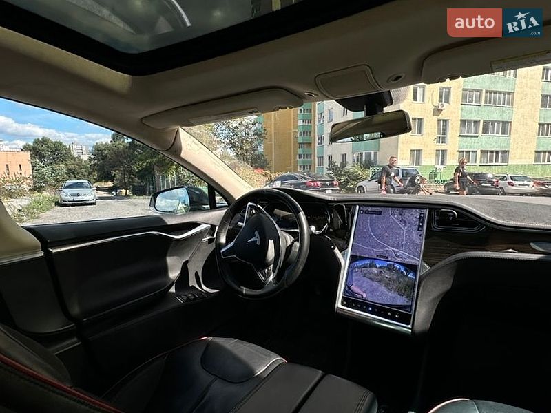 Ліфтбек Tesla Model S 2014 в Києві