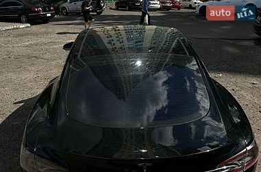 Ліфтбек Tesla Model S 2014 в Києві