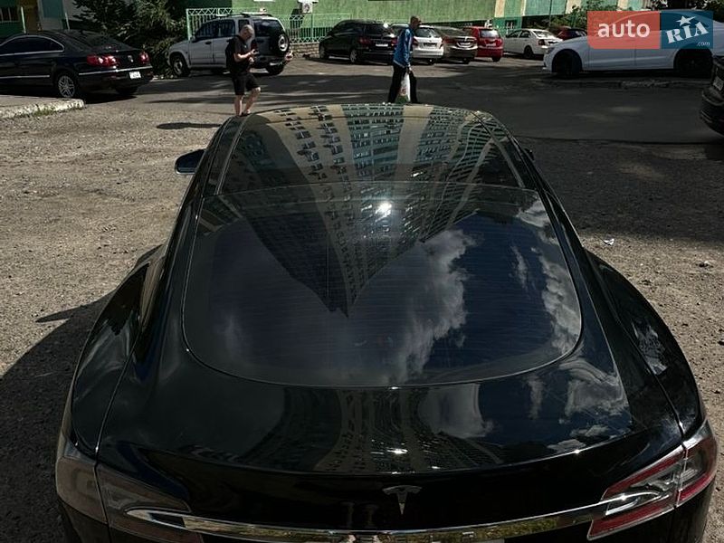 Ліфтбек Tesla Model S 2014 в Києві