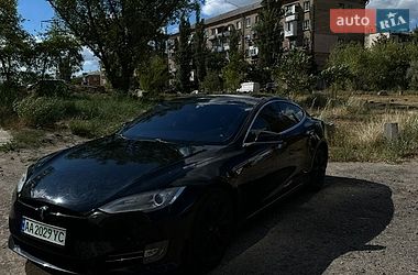 Ліфтбек Tesla Model S 2014 в Києві