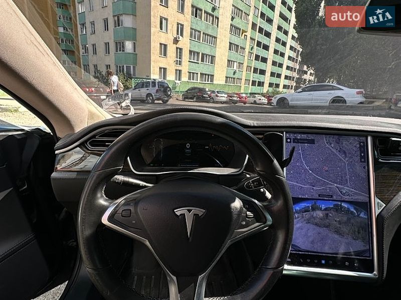 Ліфтбек Tesla Model S 2014 в Києві