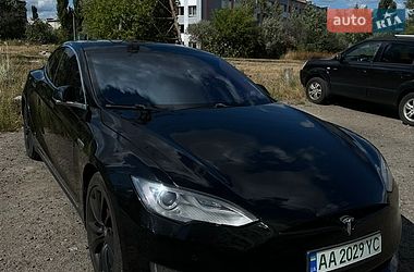 Ліфтбек Tesla Model S 2014 в Києві