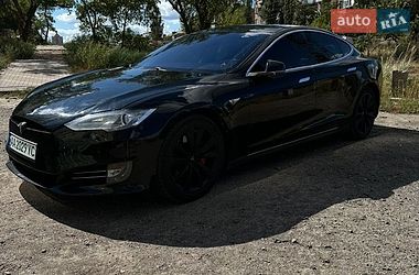 Ліфтбек Tesla Model S 2014 в Києві