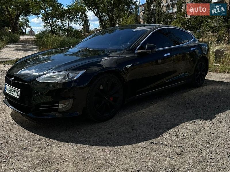 Ліфтбек Tesla Model S 2014 в Києві