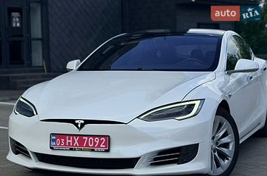 Лифтбек Tesla Model S 2017 в Ровно