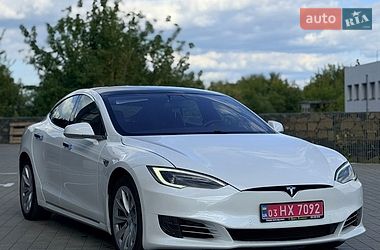 Лифтбек Tesla Model S 2017 в Ровно