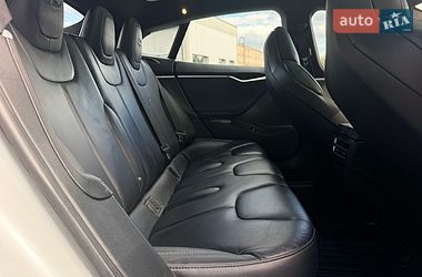 Лифтбек Tesla Model S 2017 в Ровно