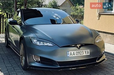 Лифтбек Tesla Model S 2015 в Калуше