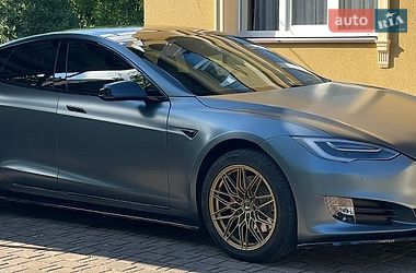 Лифтбек Tesla Model S 2015 в Калуше