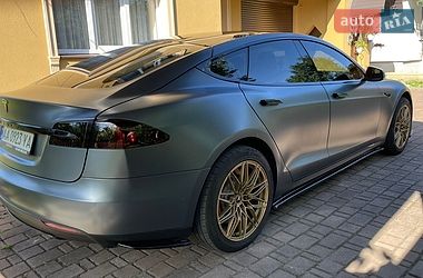 Лифтбек Tesla Model S 2015 в Калуше