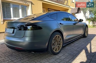 Лифтбек Tesla Model S 2015 в Калуше