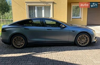 Лифтбек Tesla Model S 2015 в Калуше