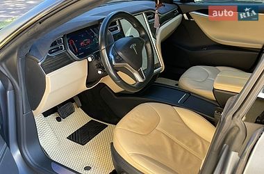 Лифтбек Tesla Model S 2015 в Калуше