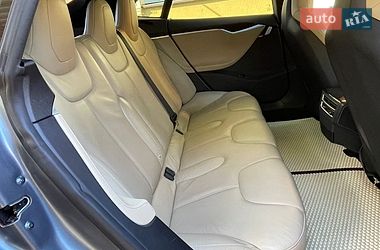 Лифтбек Tesla Model S 2015 в Калуше