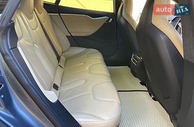 Лифтбек Tesla Model S 2015 в Калуше