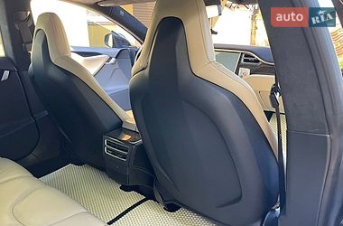 Лифтбек Tesla Model S 2015 в Калуше