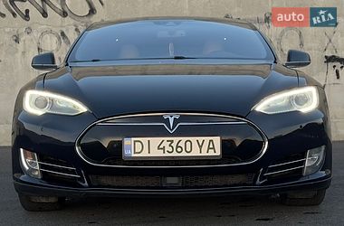 Ліфтбек Tesla Model S 2015 в Львові