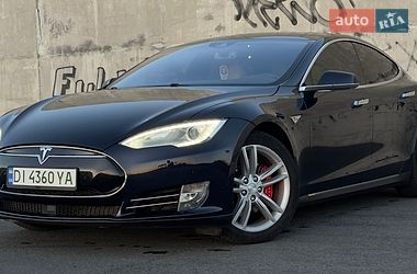 Ліфтбек Tesla Model S 2015 в Львові