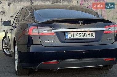 Ліфтбек Tesla Model S 2015 в Львові