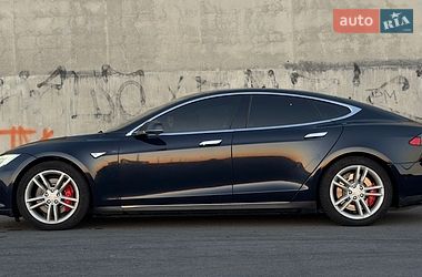 Ліфтбек Tesla Model S 2015 в Львові