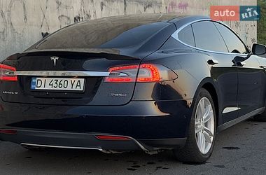 Ліфтбек Tesla Model S 2015 в Львові