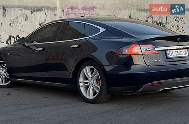 Ліфтбек Tesla Model S 2015 в Львові