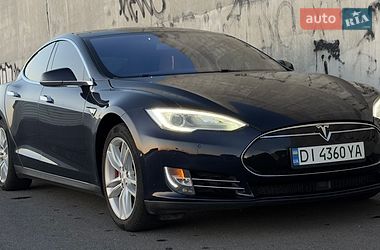 Ліфтбек Tesla Model S 2015 в Львові