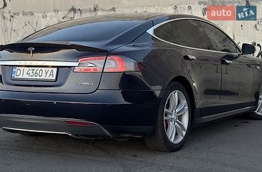 Ліфтбек Tesla Model S 2015 в Львові