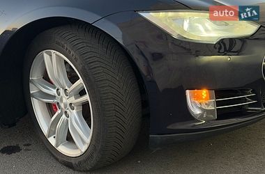 Ліфтбек Tesla Model S 2015 в Львові