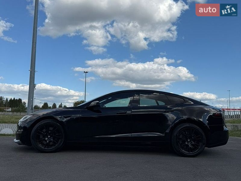 Лифтбек Tesla Model S 2022 в Львове