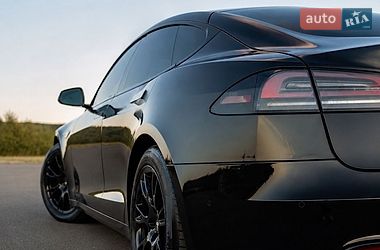 Лифтбек Tesla Model S 2022 в Львове