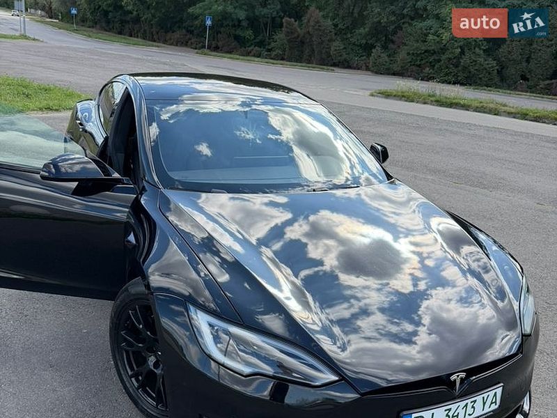 Лифтбек Tesla Model S 2022 в Львове