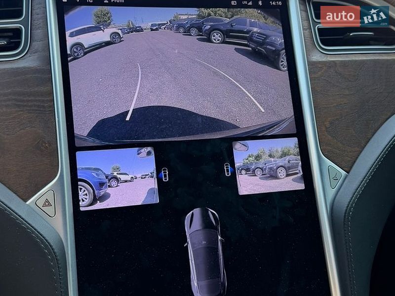 Лифтбек Tesla Model S 2017 в Ужгороде