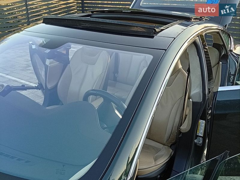 Лифтбек Tesla Model S 2014 в Львове фото 3 Лифтбек Tesla Model S 2014 в Львове