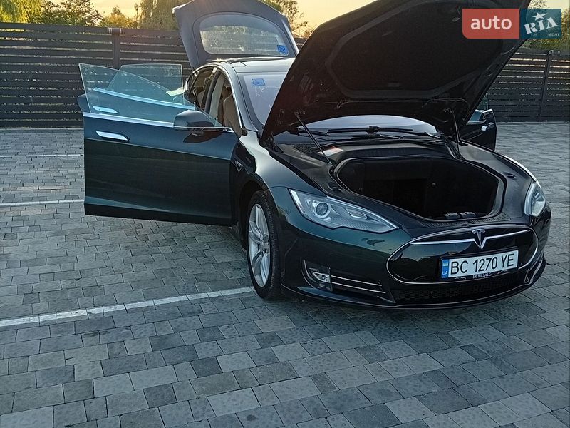 Ліфтбек Tesla Model S 2014 в Львові фото 8 Ліфтбек Tesla Model S 2014 в Львові