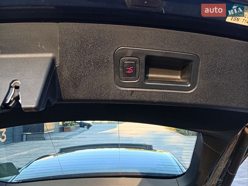Лифтбек Tesla Model S 2014 в Львове фото 5 Лифтбек Tesla Model S 2014 в Львове