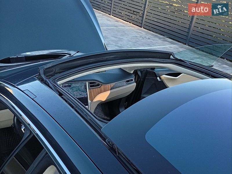 Ліфтбек Tesla Model S 2014 в Львові фото 7 Ліфтбек Tesla Model S 2014 в Львові